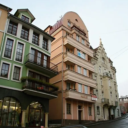Helena Apartment *