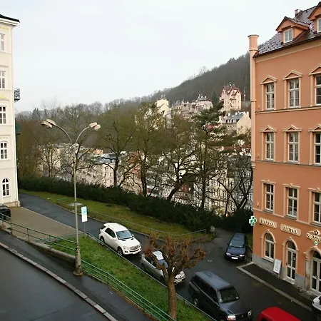 Helena Karlovy Vary